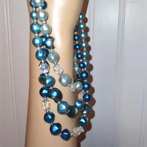Gradient Shades of Blue Lustrous Pearlessence Beads Multi-strand Necklace - Picture 6 of 11